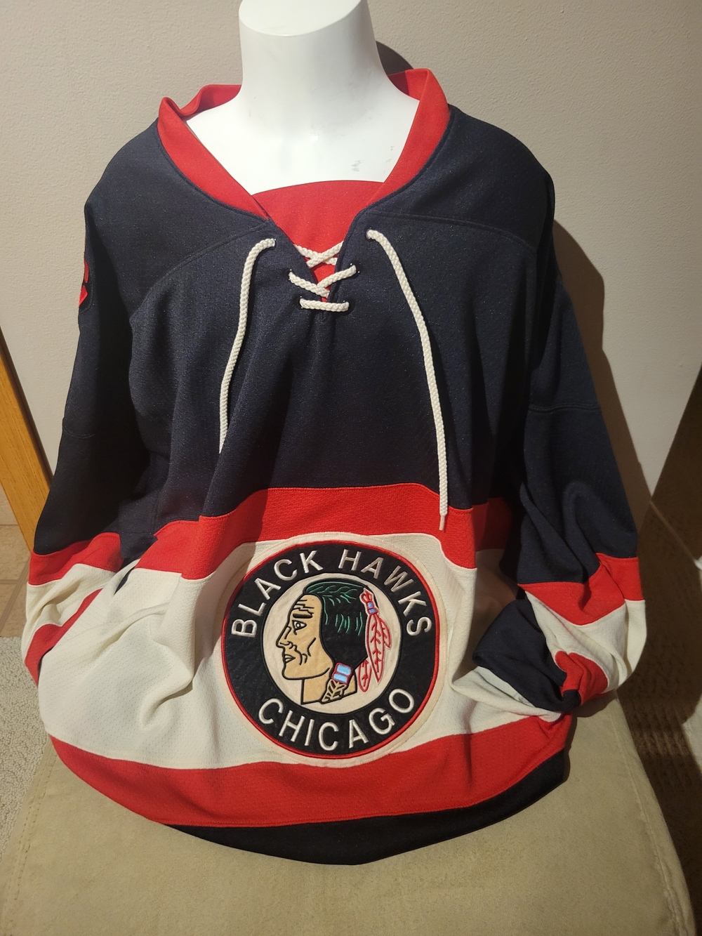 Blackhawks Men's Black & Red Hockey Jersey